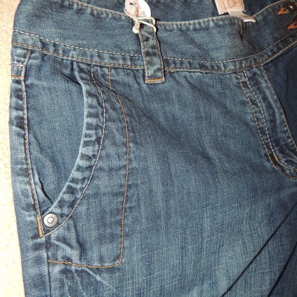 Ann Taylor LOFT - Button Tab, Cuffed Wide Leg Jeans in Saturated Rinse - Picture 2 of 7